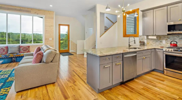 Upstream Penthouse, Забронировать Отель Ашвилл Аппалачи, рядом с Поместье Билтмор