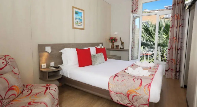 Двухместный номер Classic Brit Hotel Confort Le Revest Sainte-Maxime