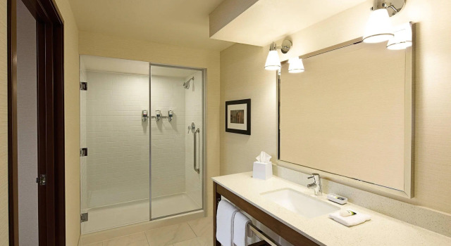 Четырёхместный номер Standard Four Points by Sheraton Downtown Seattle Center