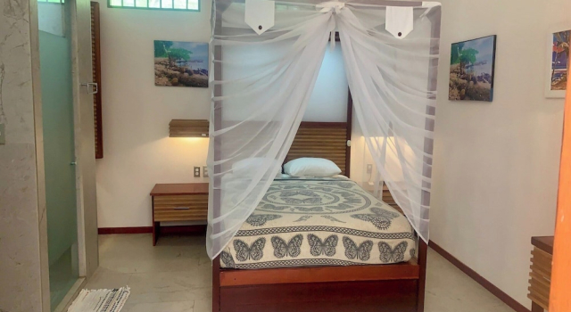 Вилла Uva Blue Villas - Pool House - AC, 3 Ensuite bedrooms, 8 guests, Koi Fish Pond