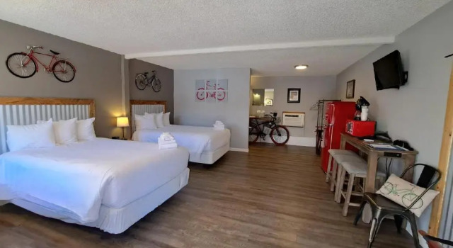 Superior Zimmer Buffalo Lodge Bicycle Resort - Amazing access to local trails & the Garden
