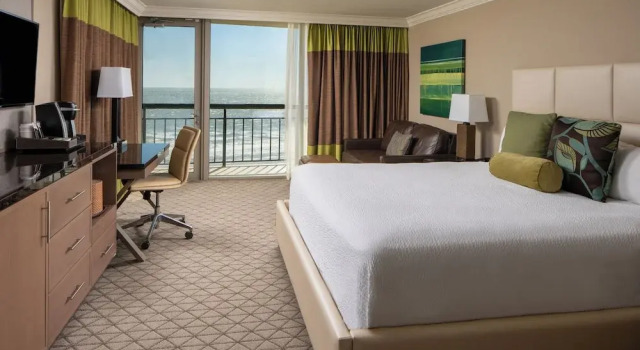 Двухместный номер Standard с балконом и с видом на океан The San Luis Resort Spa & Conference Center
