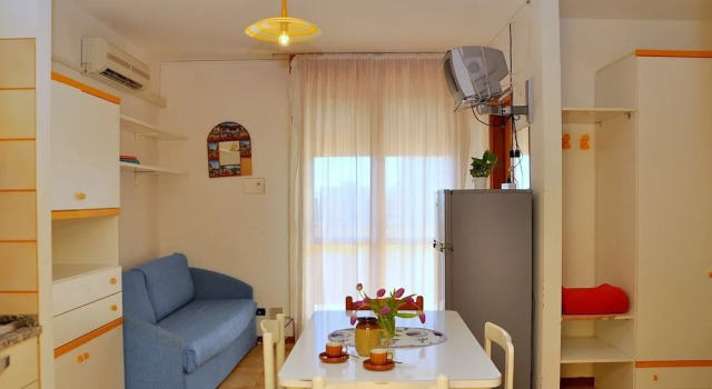 "adorable Flat With Large Terrace Overlooking the Sea", Забронировать Апартаменты/квартира Бибионе-Пинеда Венето, рядом с Долина Вальгранде