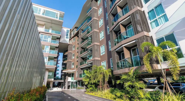 City1BR Condo Pool Gym C261