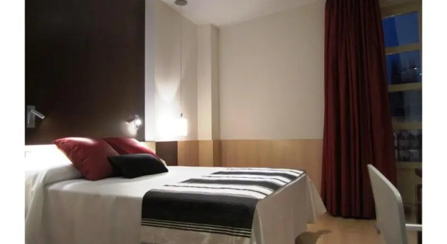 Одноместный номер Standard с балконом Hotel Vía Gótica