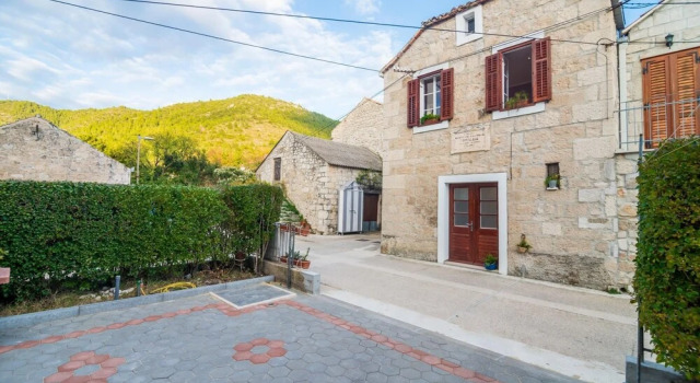 Villa Nives - Three-bedroom Villa With Terrace and Sea View ID Direct Booker 7001