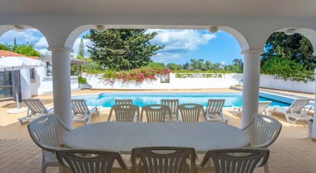Коттедж Joana Stunning Villa IS A 10 MIN Walk TO THE BEA