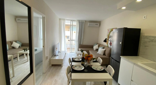 Bellamar 23. Apartamento con piscina