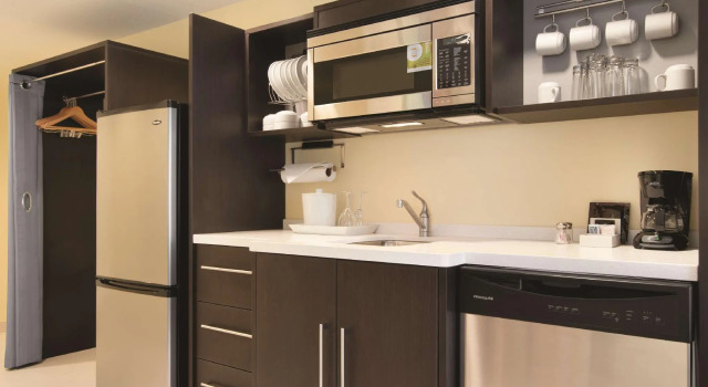 Двухместный люкс c 1 комнатой Home2 Suites by Hilton Fort St. John