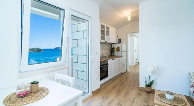 Апартаменты c 1 комнатой с балконом и с видом на море Apartments Lovro