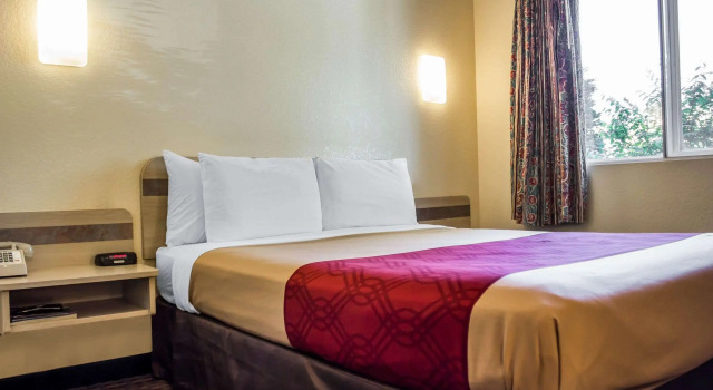 Двухместный номер Standard Econo Lodge Meadville