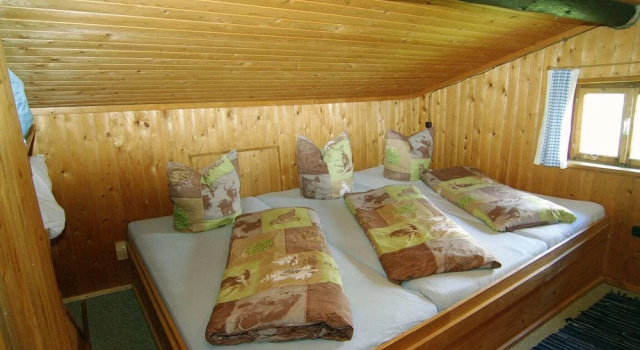 Коттедж с балконом Quaint Mountain Hut in Hippach With Garden and Barbeque