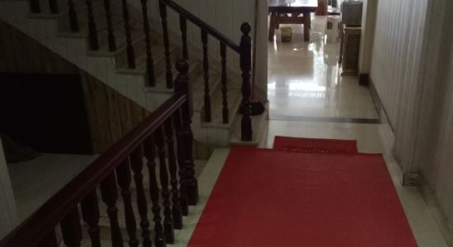 Zhenxiong Hongjin Hotel, Rezerwuj Hotel Zhaotong Yunnan