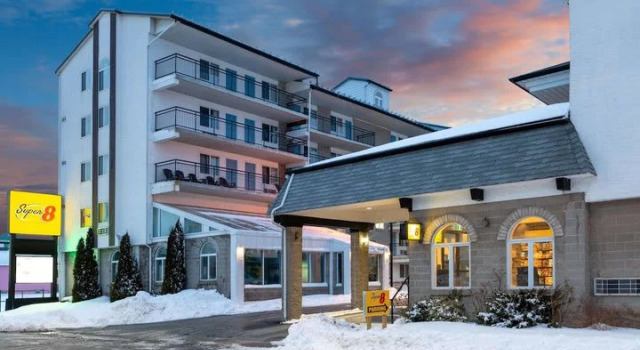 Четырёхместный номер Standard Super 8 by Wyndham Niagara Falls by the Falls