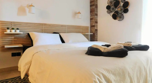 Brand New Studio 3, Book Hotel  