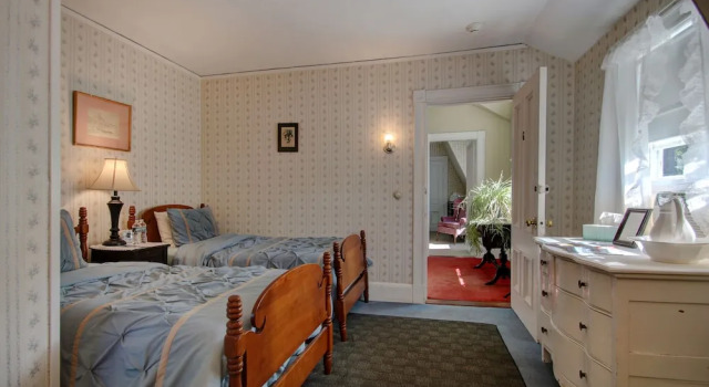 Номер Comfort Old Corner Inn