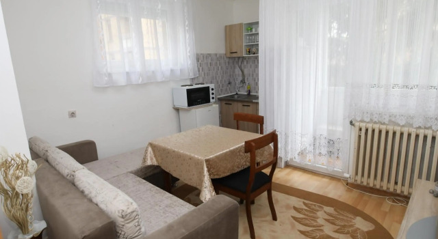 Apartman CENTAR 1, Забронировать Апартаменты/квартира Отели Баня-Лука с бассейном, рядом с Kastel Fortress, Бассейн