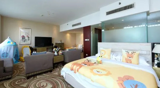 Семейный люкс Huaxi Angel Hotel - Chengdu
