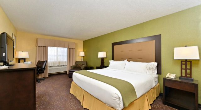 Двухместный номер Standard Holiday Inn Express Hotel & Suites Charlotte by IHG