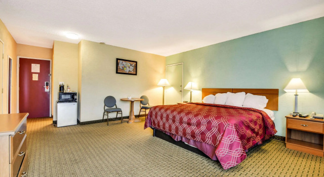 Двухместный номер Econo Lodge Tampa near Busch Gardens