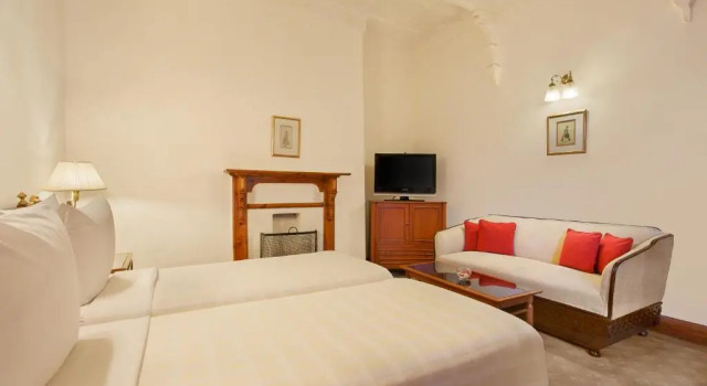 Номер Superior Clarkes hotel, A grand heritage hotel since 1898