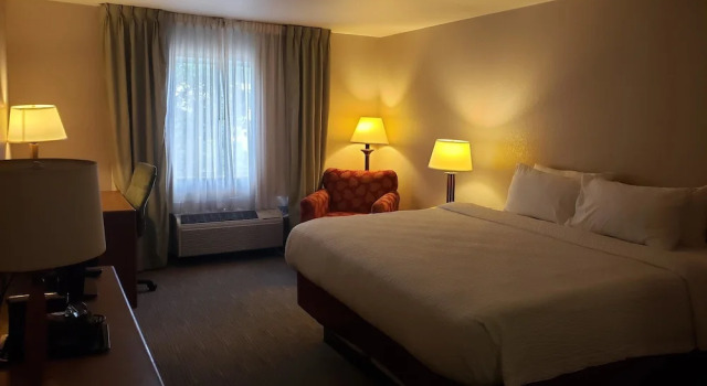 Двухместный номер Standard Country Inn & Suites by Radisson, Fairview Heights, IL