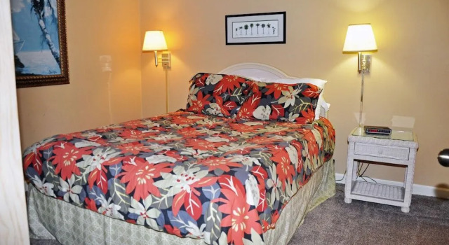 Verandas 305 3 Br condo by RedAwning