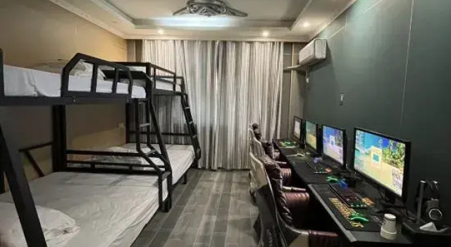 Кровать в общем номере Cool Games E-sports Hotel (Xuchang Caowei Ancient City Pang Donglai Branch)
