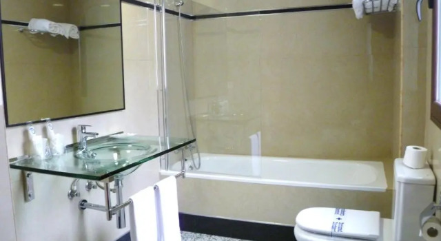 Четырёхместный номер Standard Hotel de Los Faroles
