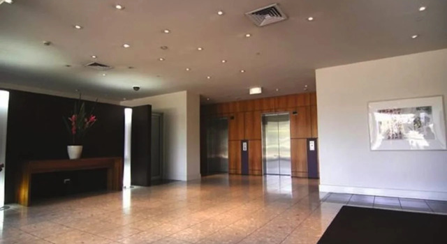Alpha Apartments Melbourne, Забронировать Апартаменты/квартира Отели Мельбурна с бассейном, рядом с Пристань для яхт «Е», Бассейн