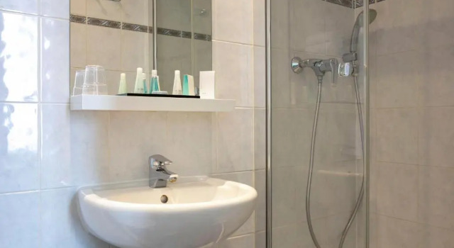 Одноместный номер Standard Hotel Saint Cyr Etoile