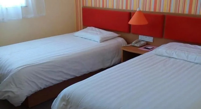 Home Inn Urumqi Pedestrian Street, Rezerwuj Hotel Urumqi Xinjiang