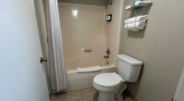 Четырёхместный номер Standard Americana Inn - Henderson