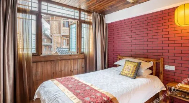 Liping Elephants Family Hotel, Book Hotel Zhaoxing Guizhou