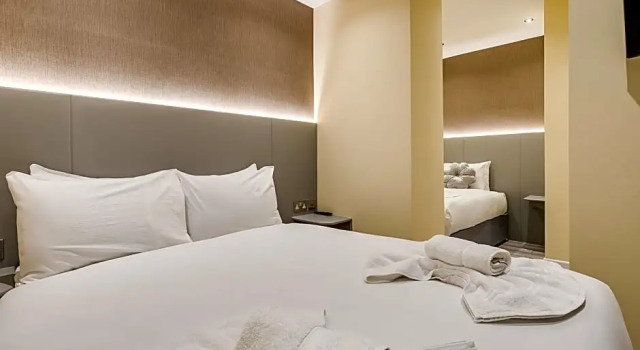 Номер Luxury Belmont Hotel