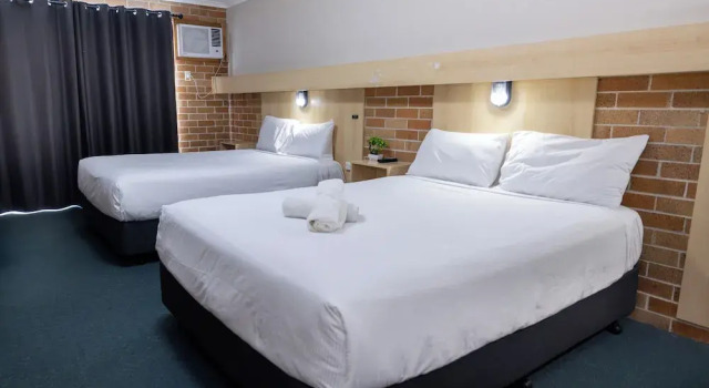 Трёхместный номер Standard Windsor River View Inn