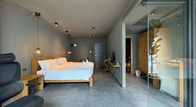 Двухместный номер Deluxe с балконом Centric Place Hotel