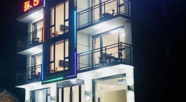 Zhoushan Peach Blossom Island Play Sand Sea View Homestay, Prenota Hotel Hotel a Zhoushan con parcheggio, Parcheggio