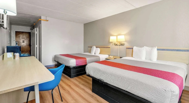 Четырёхместный номер Premium Motel 6-Decatur, GA