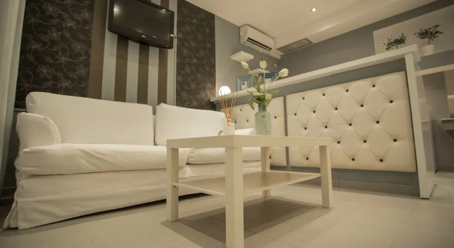 Apollonio Upper View Suites, 예약 호텔 코린트 Corinthia