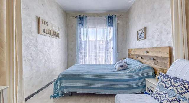 Apartment in Roses Near Platja Dels Palangrers