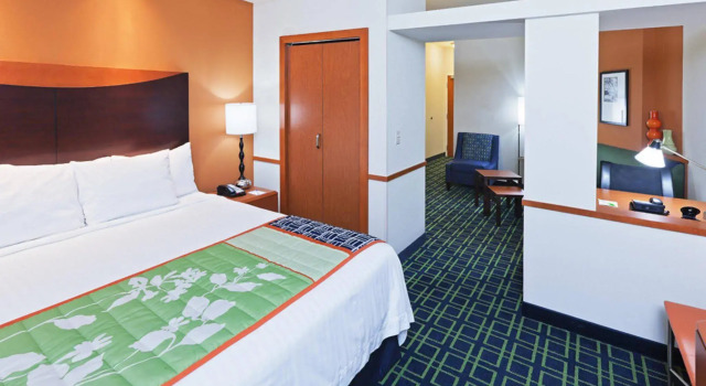 Fairfield Inn and Suites by Marriott Tulsa Southeast/Crossroads Village, Rezerwuj Hotel Tulsa Oklahoma
