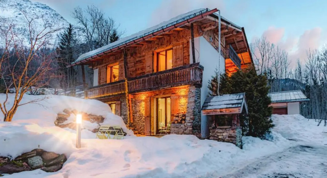 Chalet 4BR Wood Stove , Home Cinema , Parental Suite, Забронировать Шале Виллы Овернь-Рона-Альпы, Вилла