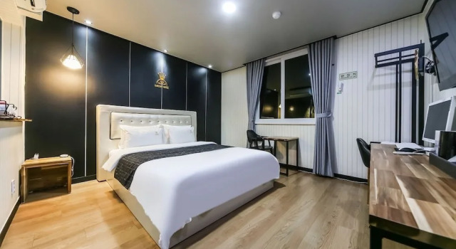Luxury Motel