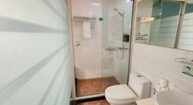 Кровать в общем номере (мужской номер) Wuzhou E-sports Hotel (Huinan Pedestrian Street)