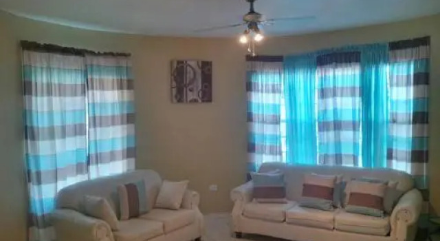 Pinnacle View Estate Tiana Villa, Забронировать Вилла Отели Монтего-Бэй с парковкой, Парковка