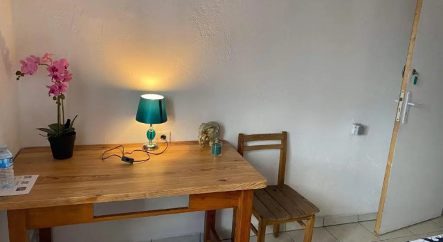 Chambre proche gare et centre ville, Rezervasyon Otel Ales Cévennes