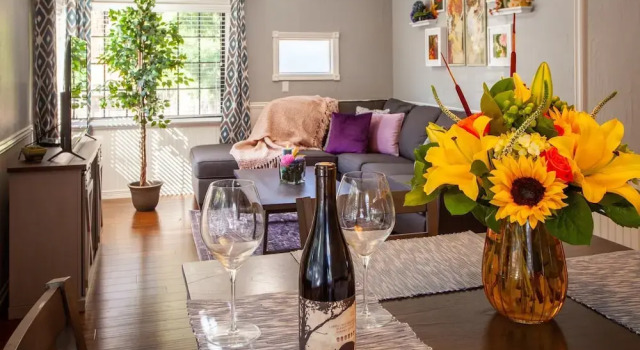 Cute And Relaxing 2br House In Cherry Street District 2 Bedroom Home by Redawning, Забронировать Отель Санта-Роза Wine Country - Northern California