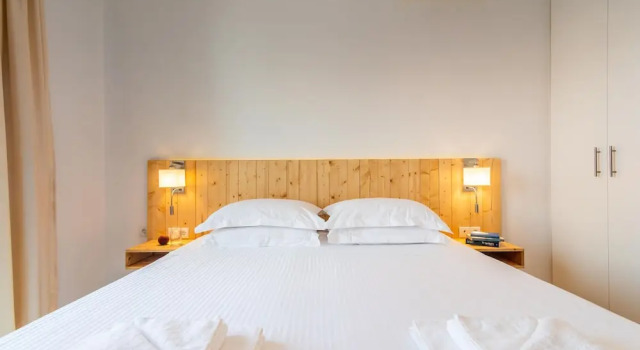 Люкс c 1 комнатой с балконом White Rock Milos Suites