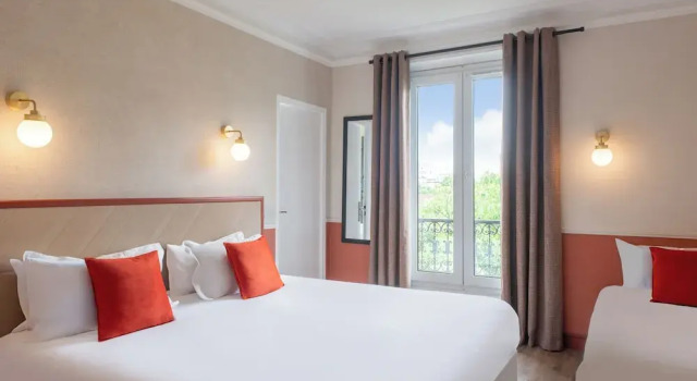 Трёхместный номер Superior с балконом Hôtel Coypel by Magna Arbor